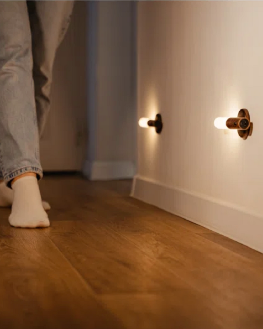 Rechargeable Wooden Sconce Weram